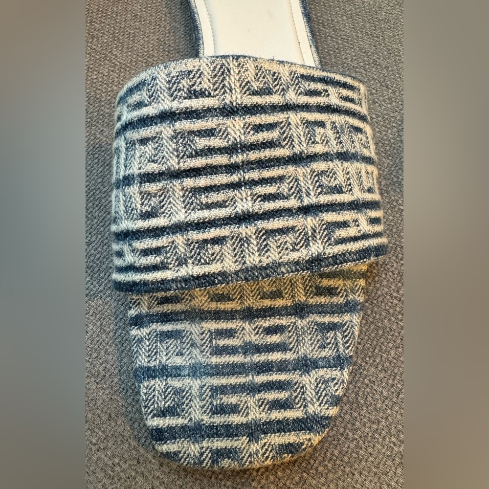 Givenchy G4 Jacquard Slide Sandal in denim blue. Size 12. - Picture 7 of 14